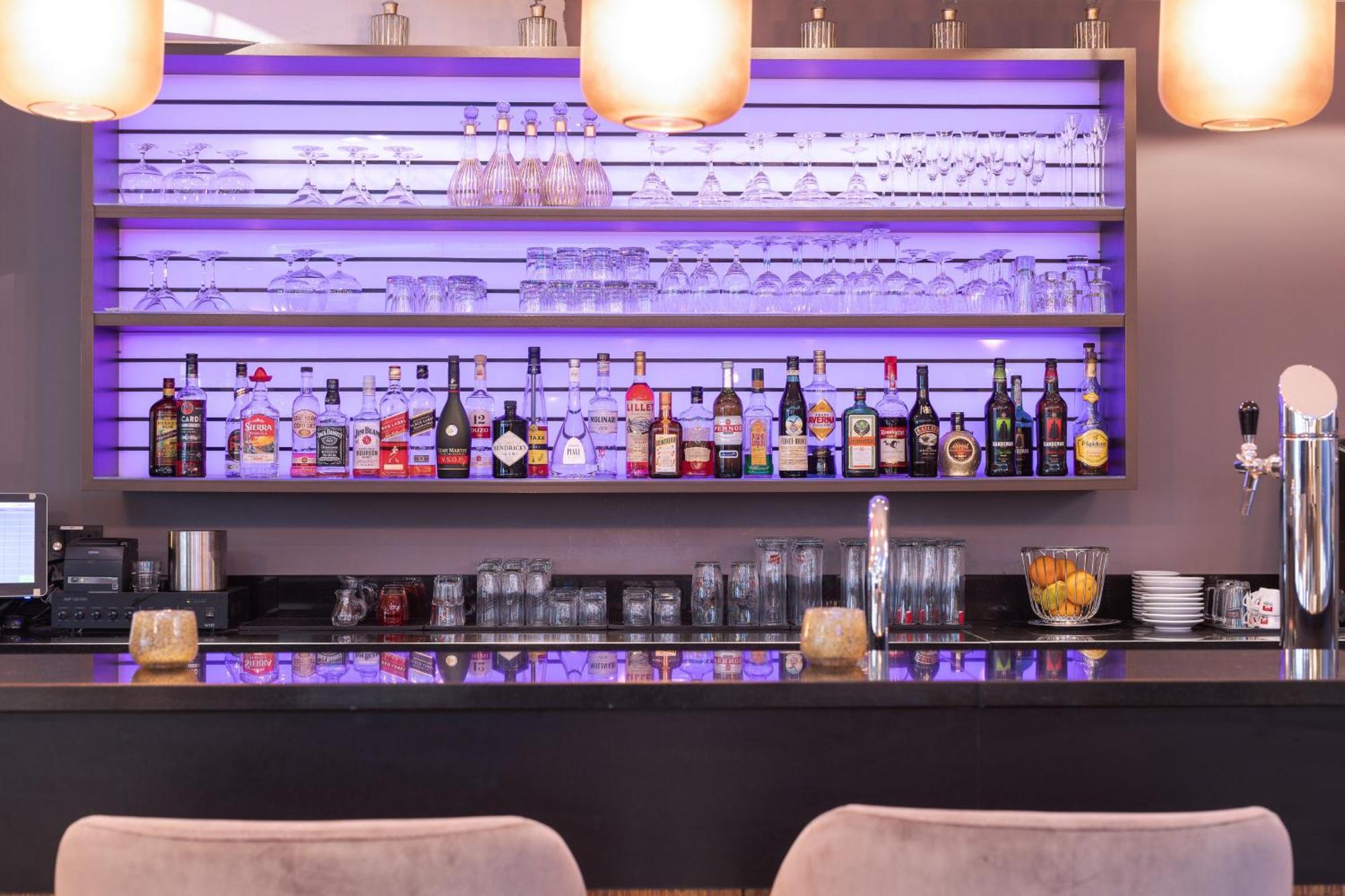 Leonardo Vienna Westbahnhof Hotel Ngoại thất bức ảnh Bar