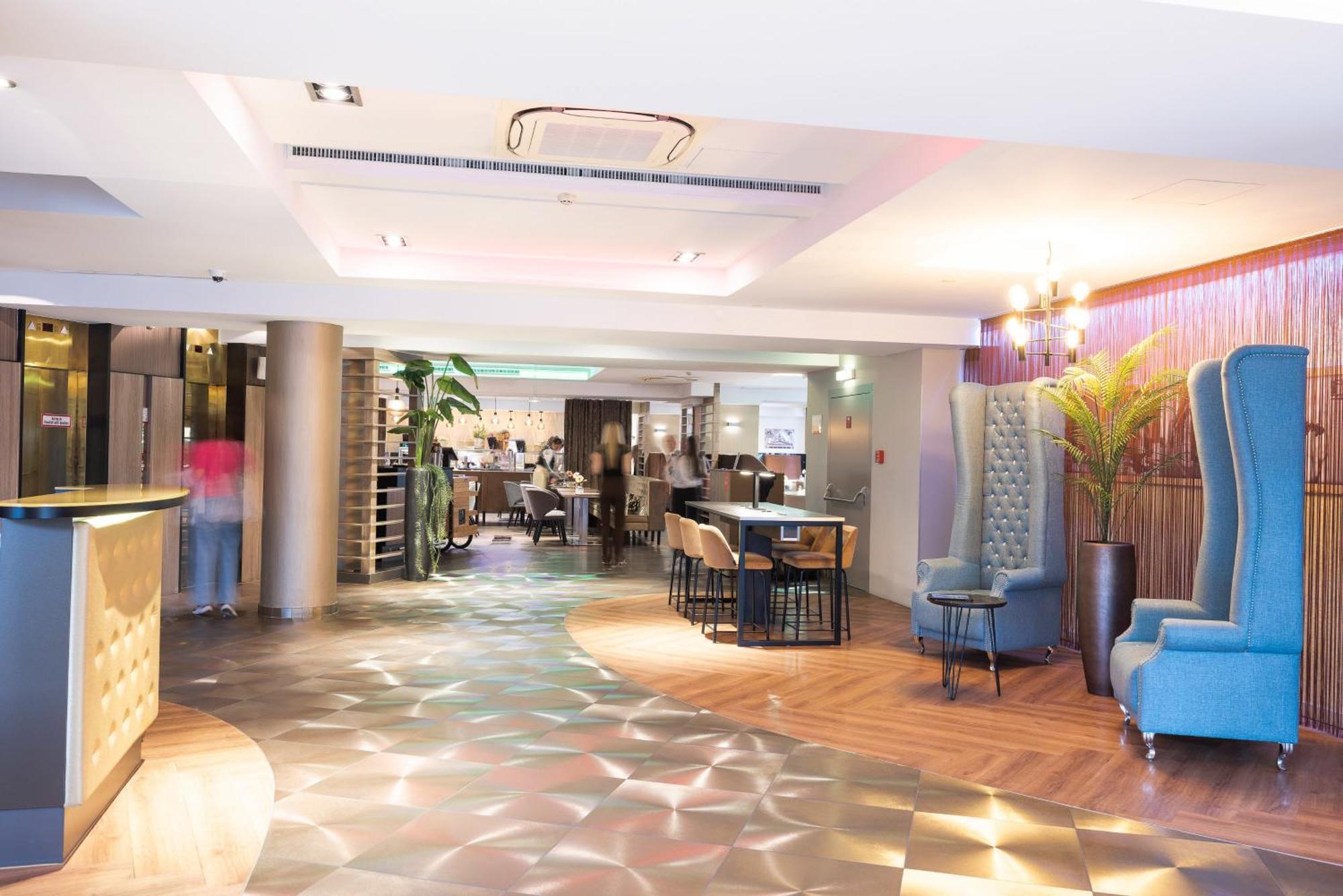Leonardo Vienna Westbahnhof Hotel Ngoại thất bức ảnh Reception