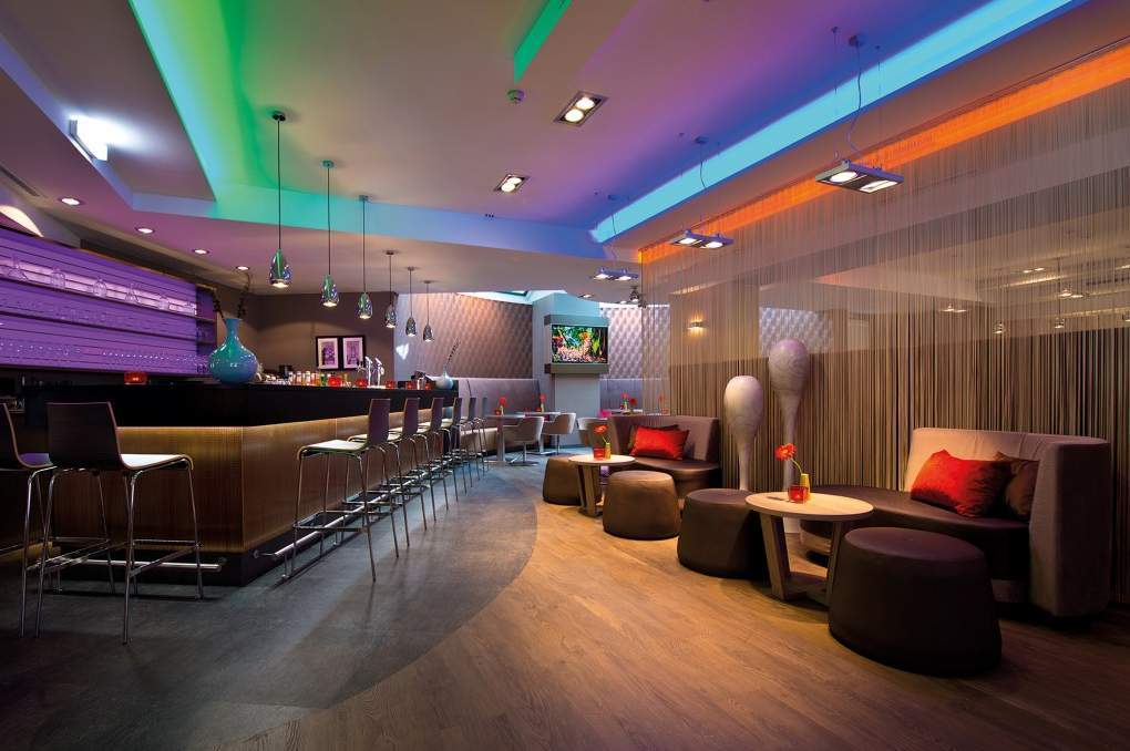 Leonardo Vienna Westbahnhof Hotel Ngoại thất bức ảnh Interior of a nightclub